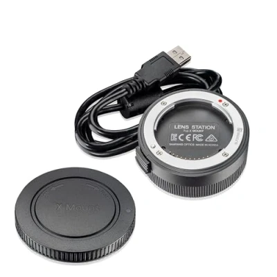 Abbildung von Samyang Lens Station für AF Fuji X Objektive, ermöglicht System Upgrade, kalibriert Blende und Fokus automatisch, einfache Handhabung