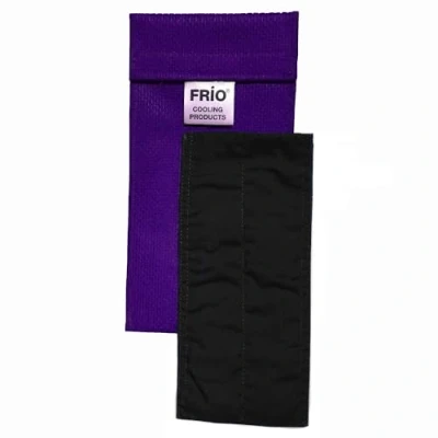Abbildung von FRIO DOPPEL Diabetiker Insulin Kühltasche 8 x 18 cm Lila Für bis zu 2 Pens Kühlt mit kaltem Wasser I Keine Kühlakkus notwendig Wiederverwendbar