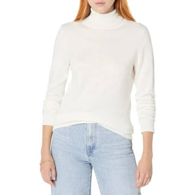 Abbildung von Amazon Essentials Damen Leichter, Langärmeliger Rollkragenpullover, Klassischer Schnitt (Erhältlich In Übergröße), Elfenbein, 3XL Große Größen