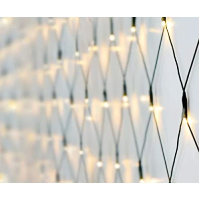 Abbildung von Spetebo Lichternetz 1,5x1,5 m 100 LED warmweiß Batterie betrieben + Timer Funktion Deko Lichterkette Netz Außen