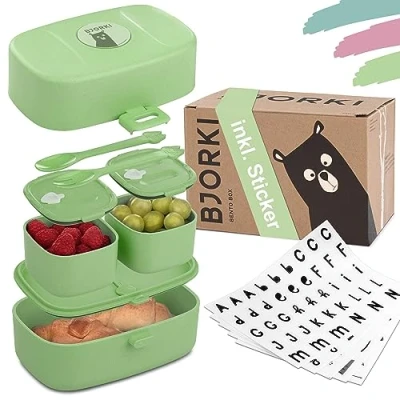 Abbildung von BJORKI® Bento Box für Kinder inkl. GRATIS Namensticker Auslaufsichere Lunchbox mit Fächern Nachhaltige Brotdose Kindergarten &amp; Schule Die Jausenbox unterwegs. (Pastell Grün)