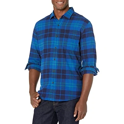 Abbildung von Amazon Essentials Herren Langarmhemd aus Flanell (in Übergröße erhältlich), Schwarz Blau Karomuster, XL
