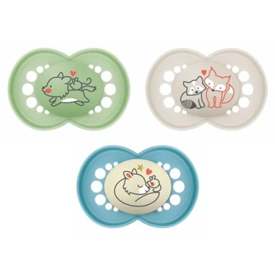 Abbildung von MAM Set mit 3 originalen Day &amp; Night Schnullern SkinSoftTM ultraweichem Silikonschnuller für Babys ab 6 Monaten blau (Produktdesign kann variieren)
