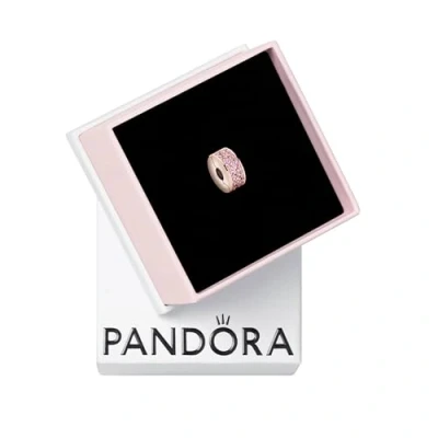 Abbildung von PANDORA Rosafarbener Pavé Clip in 14 Karat rosévergoldeter Metalllegierung mit Cubic Zirkonia Moments Collection
