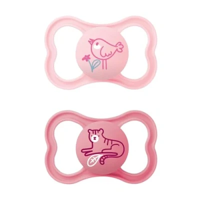 Abbildung von MAM Air Silikon Schnuller im 2er Set, extra leichtes und luftiges Schilddesign, zahnfreundlicher Baby aus speziellem SkinSoft mit Schnullerbox, 16+ Monate, Vogel/Tiger