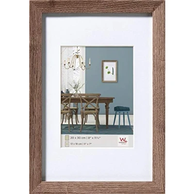 Abbildung von walther design Bilderrahmen nussbaum 18 x 24 cm mit Passepartout, Fiorito Holzrahmen EF824N