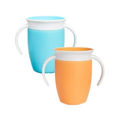 Abbildung von Munchkin Miracle 360 6+ Monate 7oz Baby Trinklernbecher (2er Pack), für Kleinkinder, Trainerbecher, BPA frei, auslaufsicher, spülmaschinenfest, Blau/Orange
