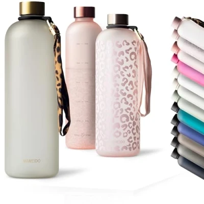 Abbildung von MAMEIDO Trinkflasche1,5l &amp; 1l Kohlensäure geeignet, auslaufsichere Trinkflasche mit Zeitmarkierung als Trinkerinnerung, Wasserflasche BPA frei für Sport (Ivory Beige Gold, 1500ml)