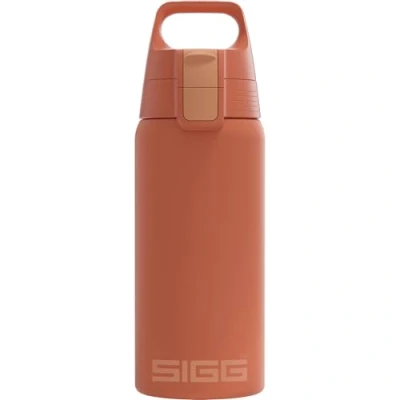 Abbildung von SIGG Isolierte Trinkflasche Thermosflasche Shield Therm One Eco Red kohlensäurehaltige Getränke Auslaufsicher Spülmaschinenfest BPA frei 90% recycelter Edelstahl Rostrot 0,5L