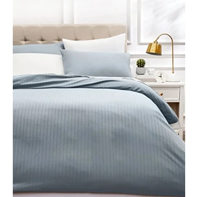 Abbildung von Amazon Basics Deluxe Bettwäsche Set aus Mikrofaser, 3 piece, 200 x cm, Dunkelgrau, Gestreift