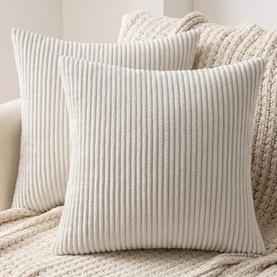 Abbildung von MIULEE 2er Set Weihnachten Kissenbezüge Kord Kissenhülle Dekorative Kissenbezug Sofakissen Couchkissen Dekokissen Zierkissenbezug Deko mit Verstecktem Reißverschluss 45x45 cm Beige