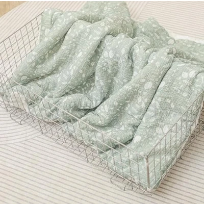 Abbildung von Baby und Kinderdecke aus Musselin weichem Minky Oeko Tex 100x135 cm Polyester Füllung Komfort Qualität Babydecke, Bettdecke, Nickerchen, Kindergarten Geburtsgeschenk Mädchen oder Jungen
