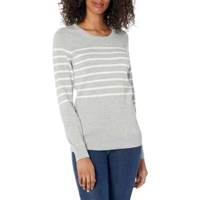 Abbildung von Amazon Essentials Damen Leichter, Langärmeliger Pullover Mit Rundhalsausschnitt (Erhältlich in Übergröße), Hellgrau Meliert Weiß Platzierter Streifen, L