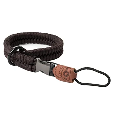 Abbildung von C Rope Kamera Handschlaufe The Claw aus handgeflochtenem Paracord. Kameragurt mit Schnellverschluss System, Braun