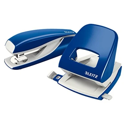 Abbildung von Leitz Büro Heftgerät und Locher Set, Für 30 Blatt, Ergonomische Design, Blau, NeXXt Serie, 50950035
