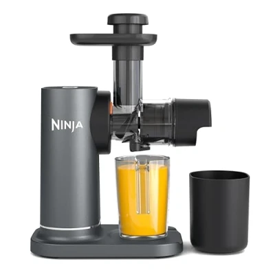 Abbildung von Ninja Kaltpresse Entsafter Gemüse und Obst mit 700 ml Becher &amp; 1,1 L Fruchtfleischbehälter, für frische Säfte, Drinks Wellness Shots, kompakt, spülmaschinenfest abnehmbare Teile, Grau JC151EU