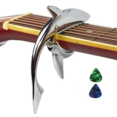 Abbildung von Imelod Gitarre Kapodaster für akustische und elektrische Shark Capo Zinklegierung 6 Saiter mit guten Handgefühl, keine Fret Buzz Durabl (Silber)