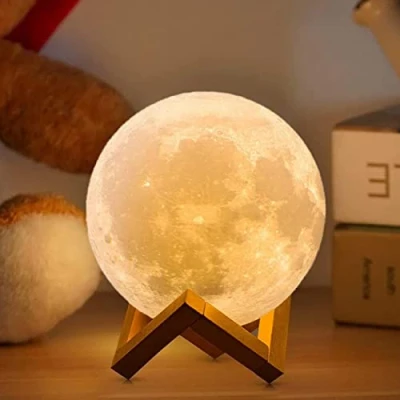 Abbildung von ACED Mondlampe 2023 Upgrade 3D Mondlicht 16 Farben mit Holzständer Remote/Touch Control und USB wiederaufladbar Geschenke für Frauen Mädchen Jungen