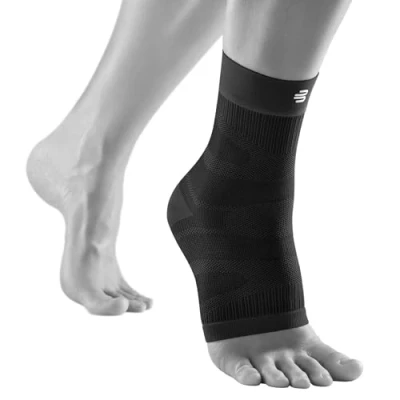 Abbildung von BAUERFEIND Sleeve für dein Sprunggelenk „Sports Compression Ankle Support“, 1 Unisex Sprunggelenkbandage mit Kompression, Knöchelschutz Laufen, Fitness und Ballsportarten, Rechts &amp; Links tragbar