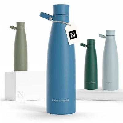Abbildung von LARS NYSØM Trinkflasche Edelstahl 1000ml Isolierflasche 1 Liter Auslaufsichere Wasserflasche für Sport, Fahrrad, Hund, Kinder (Calypso Blue, 1000ml)