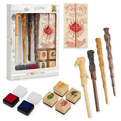 Abbildung von Harry Potter Zauberstab Kinder Stifte Set, Hogwarts Haus Stempel Set und Karte des Rumtreibers