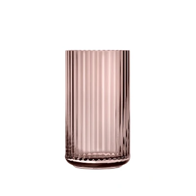 Abbildung von Lyngby Porcelæn Vase H15.5 cm aus mundgeblasenem Glas zeitlos, rot