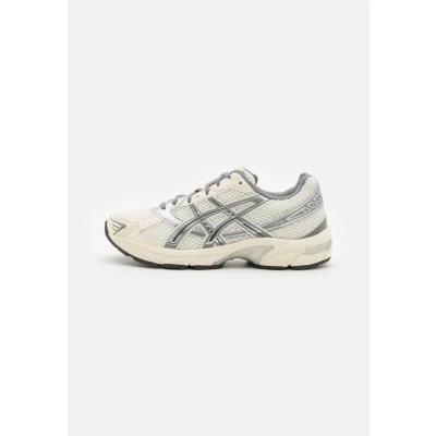 Abbildung von Asics Sportstyle GEL1130 Sneaker low, Damen, Größe: 39.5, Cream/clay grey Lederimitat/textil