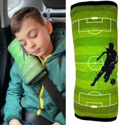 Abbildung von HECKBO Auto Schlafkissen Kinder Mädchen Jungen Fussball Football maschinenwaschbar kuschelweich Gurtkissen, Gurtschoner, Gurtschutz Sitzerhöhung, Kissen, Reisekissen, Urlaub
