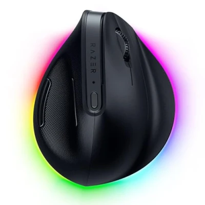 Abbildung von Razer Pro Click V2 Vertical Vertikale ergonomische kabellose Maus für Rechtshänder KI Prompt Assistenz 30K Optical Sensor (bis zu 6 Monate Akku Leistung, Chroma RGB, 9 Tasten) Schwarz