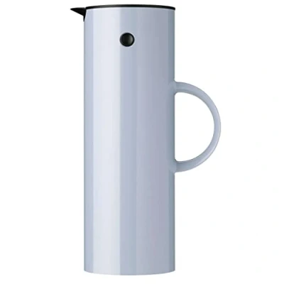Abbildung von Stelton Isolierkanne EM77 Doppelwandige für heiße/kalte Getränke Tee &amp; Kaffeekanne mit Glaseinsatz, Magnetverschluss, Schraubdeckel, Vintage Design 1 Liter, Wolkig