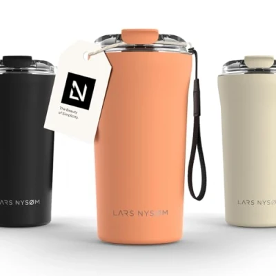 Abbildung von LARS NYSØM Thermo Kaffeebecher to go mit Trageschlaufe &amp; Tritan Deckel Travel Mug 0,5 Liter Isolierung Auslaufsicherer Edelstahl Thermobecher für Café Tee (Pumpkin Orange, 500ml)