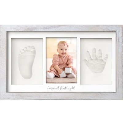 Abbildung von Baby Handabdruck und Fußabdruck Set Gipsabdruck Hand Fuß für Neugeborene Bilderrahmen ​ Dusche Abdruckset (Vintage Gray)