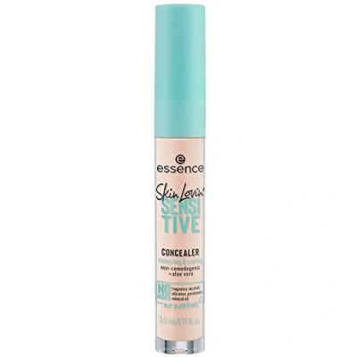 Abbildung von essence cosmetics Skin Lovin&#039; SENSITIVE CONCEALER, Abdeckstift, verstopft nicht die Poren, mit Aloe Vera, ohne Duft, Alkohol, Silikonen, Nr. 05 Fair, nude, entspricht unserem CLEAN BEAUTY Standard (3,5ml)
