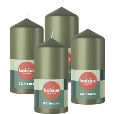 Abbildung von Bolsius Glatte Stumpenkerzen Grün 4 Stück 12 x 6 cm Dekorative Haushaltkerzen Länge Brenndauer 33 Stunden Unparfümierte Enthält Natürliches Pflanzenwachs Ohne Palmöl