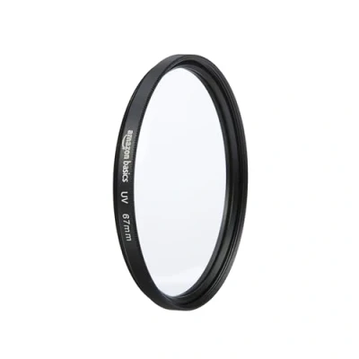 Abbildung von Amazon Basics 67 mm Runder UV Schutzfilter für klarere Bilder, Schützt vor Staub, Schmutz und Kratzern