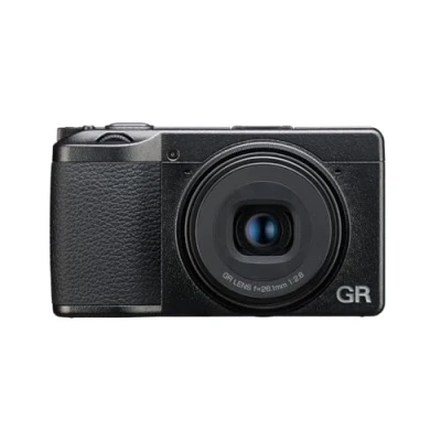 Abbildung von RICOH GR IIIx HDF, Erweiterung der bestehenden III Serie mit eingebautem Highlight Diffusionsfilter, Digitale Kompaktkamera 24MP APS C CMOS Sensor, 40mmF2.8 Objektiv (im 35mm Format)