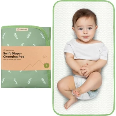 Abbildung von Tragbares Wickelunterlage für Unterwegs Waschbar Faltbar Baby Wickelauflage Wasserdicht Kleines, Leicht Wickelunterlagen (Acacia)