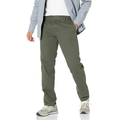 Abbildung von Amazon Essentials Herren Knitterfreie Flatfront Chinohose in schmaler Passform, Dunkles Olivgrün, 35W / 32L