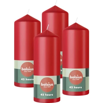 Abbildung von Bolsius Glatte Stumpenkerzen Rot 4 Stück 15 x 6 cm Dekorative Haushaltkerzen Länge Brenndauer 42 Stunden Unparfümierte Enthält Natürliches Pflanzenwachs Ohne Palmöl