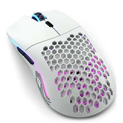 Abbildung von Glorious Gaming Model O Wireless Mouse Superleichte 69 g, Wabendesign, RGB Beleuchtung, beidhändig, verzögerungsfreier 2,4 GHz Funk, bis zu 71 Stunden Akku Mattweiß