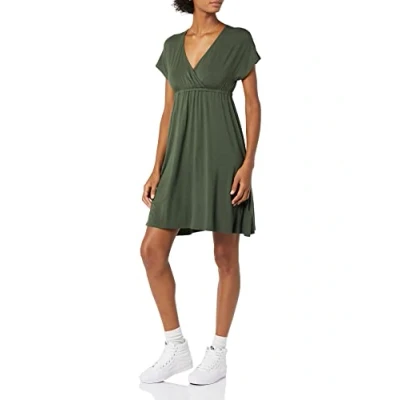 Abbildung von Amazon Essentials Damen Surplice Kleid (Erhältlich in Übergröße), Dunkles Olivgrün, XL
