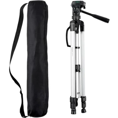 Abbildung von Amazon Basics Leichtes Kamera , DSLR und Fernglasstativ mit Tasche, 1.52 m, Schwarz