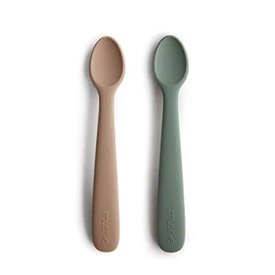 Abbildung von Mushie 2 x Löffel für Kinder Silikon kinderbesteck Baby Geschirr Essen (Dried Thyme/Natural)