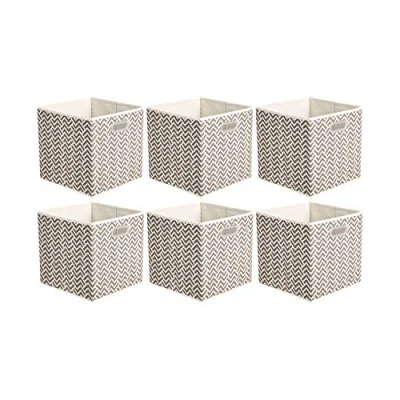 Abbildung von Amazon Basics Zusammenklappbare Aufbewahrungswürfel aus Stoff mit ovalen Ösen, 6er Pack, Zackenmuster in Taupe, 26,7 x 28 cm