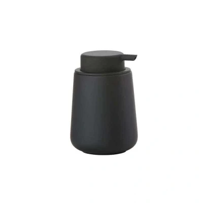 Abbildung von Zone Denmark Nova One Seifenspender fürs Badezimmer, Spender aus Keramik für Handseife/Flüssigseife, Durchm. 8 cm, Höhe 11,5 Fassungsvermögen 250 ml, Schwarz