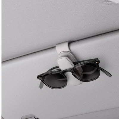 Abbildung von Spigen Tesla Model Y ( 2025 Juniper) 3 (Highland 2024 ) S X Brillenhalter, 2 Stück Silikonclip Brillenhalter KFZ Auto Sonnenblende, Sonnenbrillen Halterung für Tesla, VW, BMW und mehr Grau