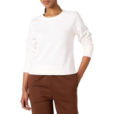 Abbildung von Amazon Essentials Damen Sweatshirt aus French Terry Fleece mit Rundhalsausschnitt (Erhältlich in Übergröße), Weiß, XXL
