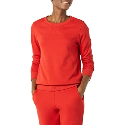 Abbildung von Amazon Essentials Damen Sweatshirt aus French Terry Fleece mit Rundhalsausschnitt (Erhältlich in Übergröße), Rot, XL
