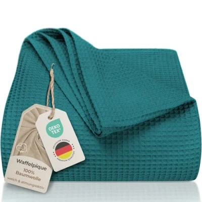Abbildung von LAYNENBURG Premium Tagesdecke 150 x 200 cm Waffelpique 100% Baumwolle leichte Sommerdecke Waffeloptik Baumwolldecke als Bett Überwurf, Sofa Couch Überwurf Decke (Petrol)