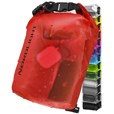 Abbildung von Nordlight Dry Bag 15L Wasserdichter Beutel (Rot) Packsack Mit Roll Top Verschluss Und Schultergurt Schwimmen, Baden, Strand, Kanu, Stand Up Paddling, Tauchen